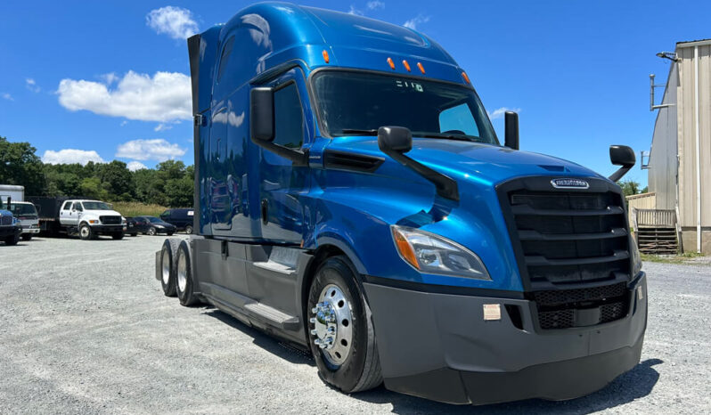 2020 FREIGHTLINER CASCADIA 126 W/72″ SLEEEPER full