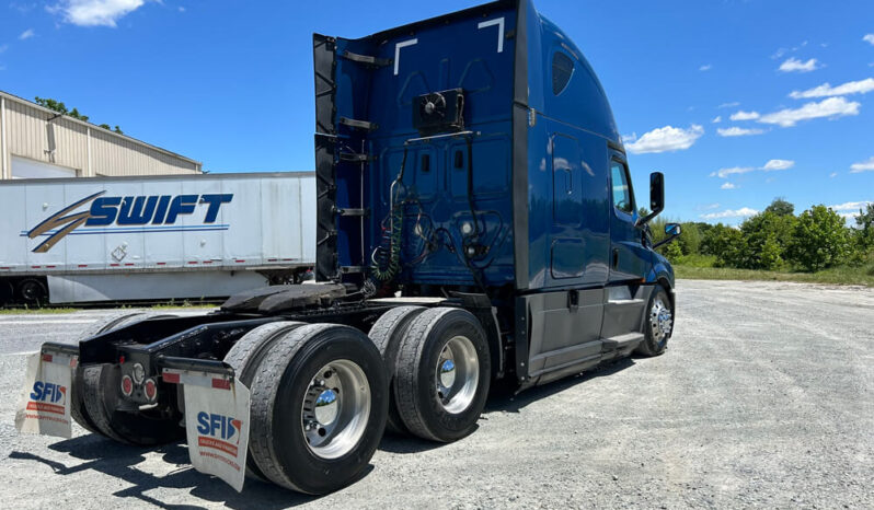 2020 FREIGHTLINER CASCADIA 126 W/72″ SLEEEPER full