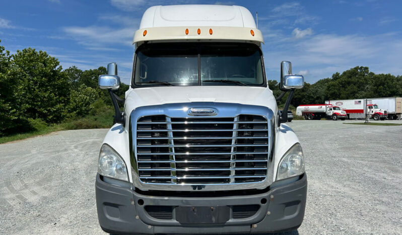 2013 FREIGHTLINER CASCADIA W/134K MILES ON OVERHAUL full