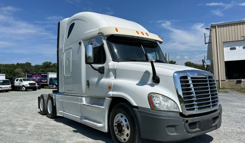 2013 FREIGHTLINER CASCADIA W/134K MILES ON OVERHAUL full