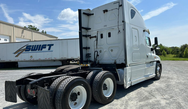 2013 FREIGHTLINER CASCADIA W/134K MILES ON OVERHAUL full