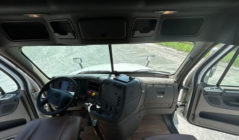 2013 FREIGHTLINER CASCADIA W/134K MILES ON OVERHAUL full