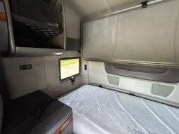 2019 INTERNATIONAL LT625 W/ 73″ HI-RISE SLEEPER full