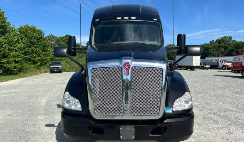 2017 KENWORTH T680 W/76″ AERODYNE SLEEPER full