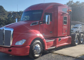 2019 KENWORTH T680 W/ 70″ SLEEPER