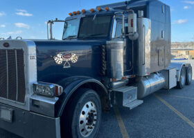 2005 PETERBILT 379EXHD SLEEPER