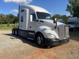 2020 KENWORTH T680 W/76″ SLEEPER full