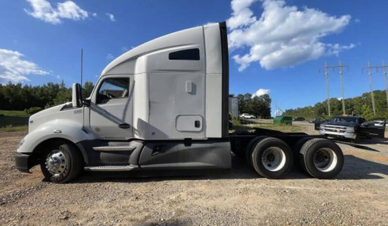 2020 KENWORTH T680 W/76″ SLEEPER full