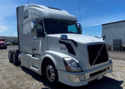 2014 VOLVO VNL670 SLEEPER TRUCK