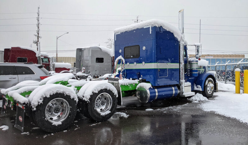 2022 PETERBILT 389 SLEEPER TRUCK full