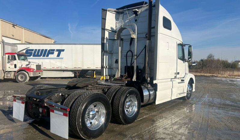 2014 VOLVO VNL670 W/101K MILES ON OVERHAUL full