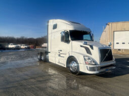 2014 VOLVO VNL670 W/101K MILES ON OVERHAUL full