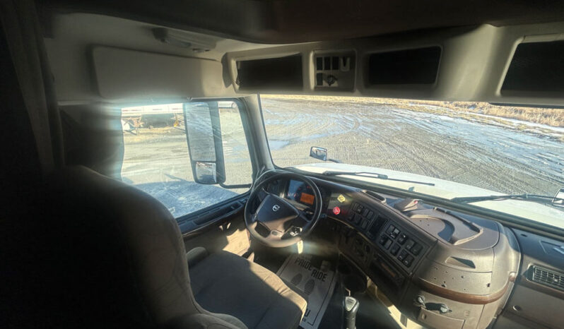 2014 VOLVO VNL670 W/101K MILES ON OVERHAUL full