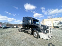 2017 VOLVO VNL780 w/ 77” DBL BUNK,ONLY 107K MILES ON RECON CUMMINS ENGINE, 1YR -100K REMAINING WARRANTY full