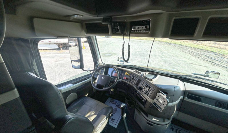 2017 VOLVO VNL780 w/ 77” DBL BUNK,ONLY 107K MILES ON RECON CUMMINS ENGINE, 1YR -100K REMAINING WARRANTY full