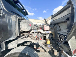 2017 VOLVO VNL780 w/ 77” DBL BUNK,ONLY 107K MILES ON RECON CUMMINS ENGINE, 1YR -100K REMAINING WARRANTY full