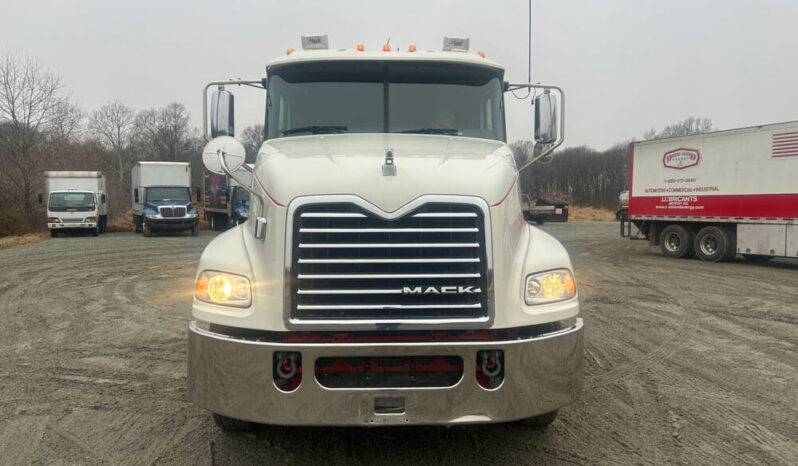 2015 MACK CXU613 W/ONLY 198K MILES full